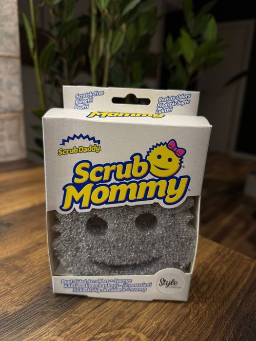 Губка Scrub Mommy
