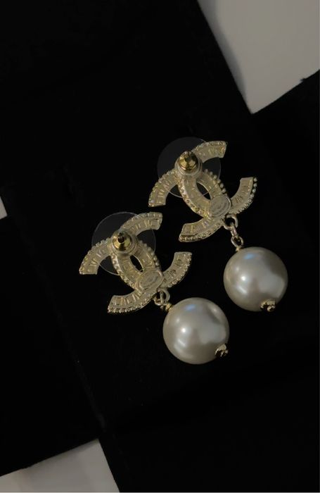 Kolczyki chanel z perelkami