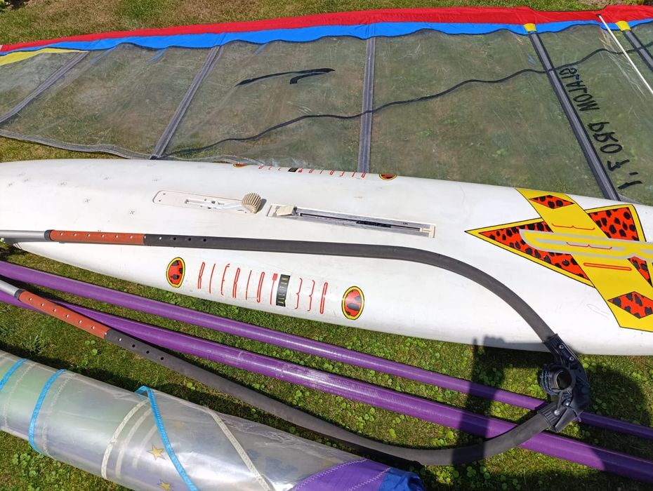 Deska windsurfingowa blieriot 330 bom maszt, dwa żagle 7,1 i 5,5 metra