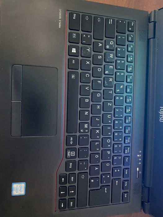 Ноутбук Fujitsu Lifebook U 747