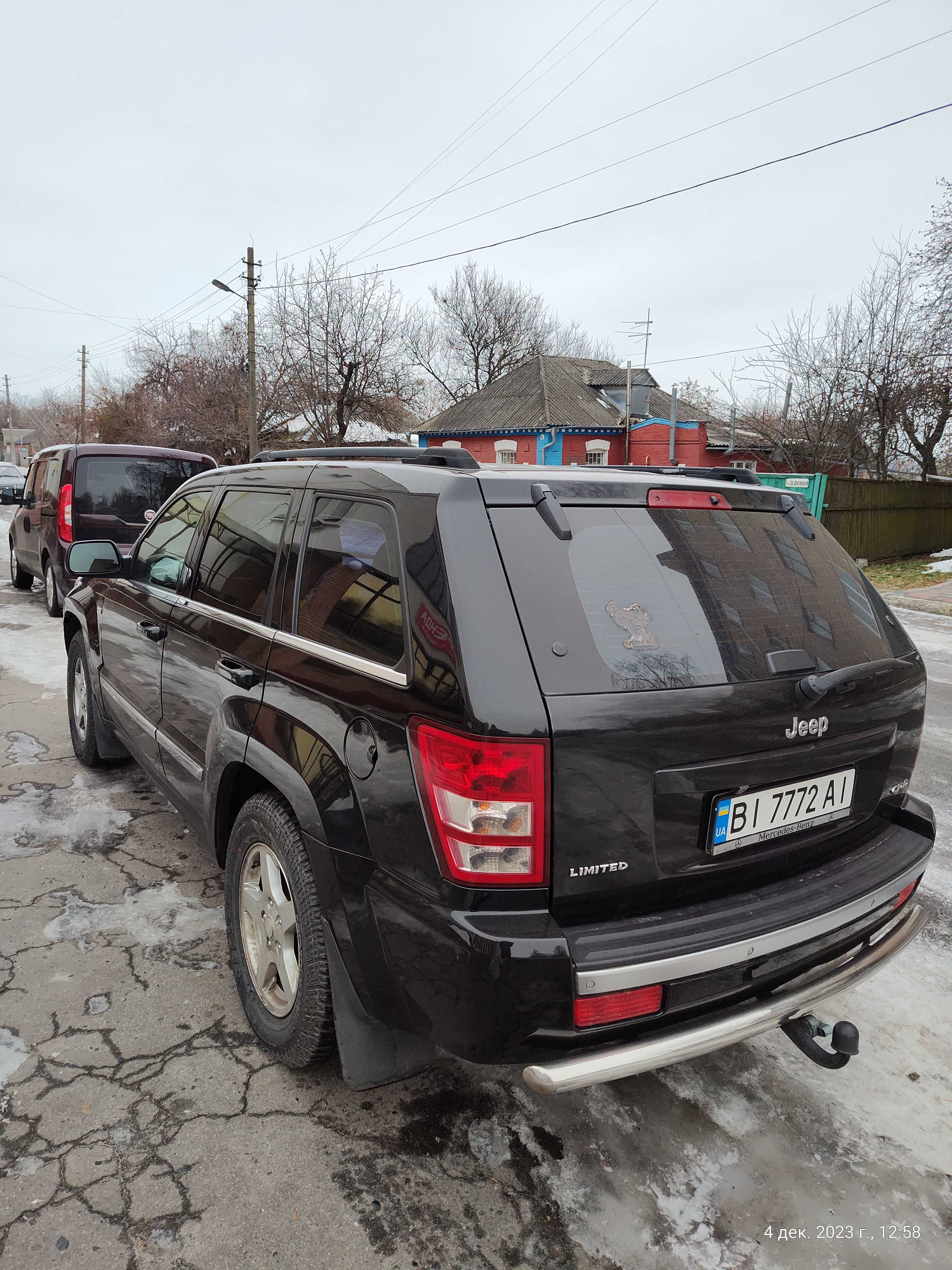 автомобіль Jeep Grand Cherokee