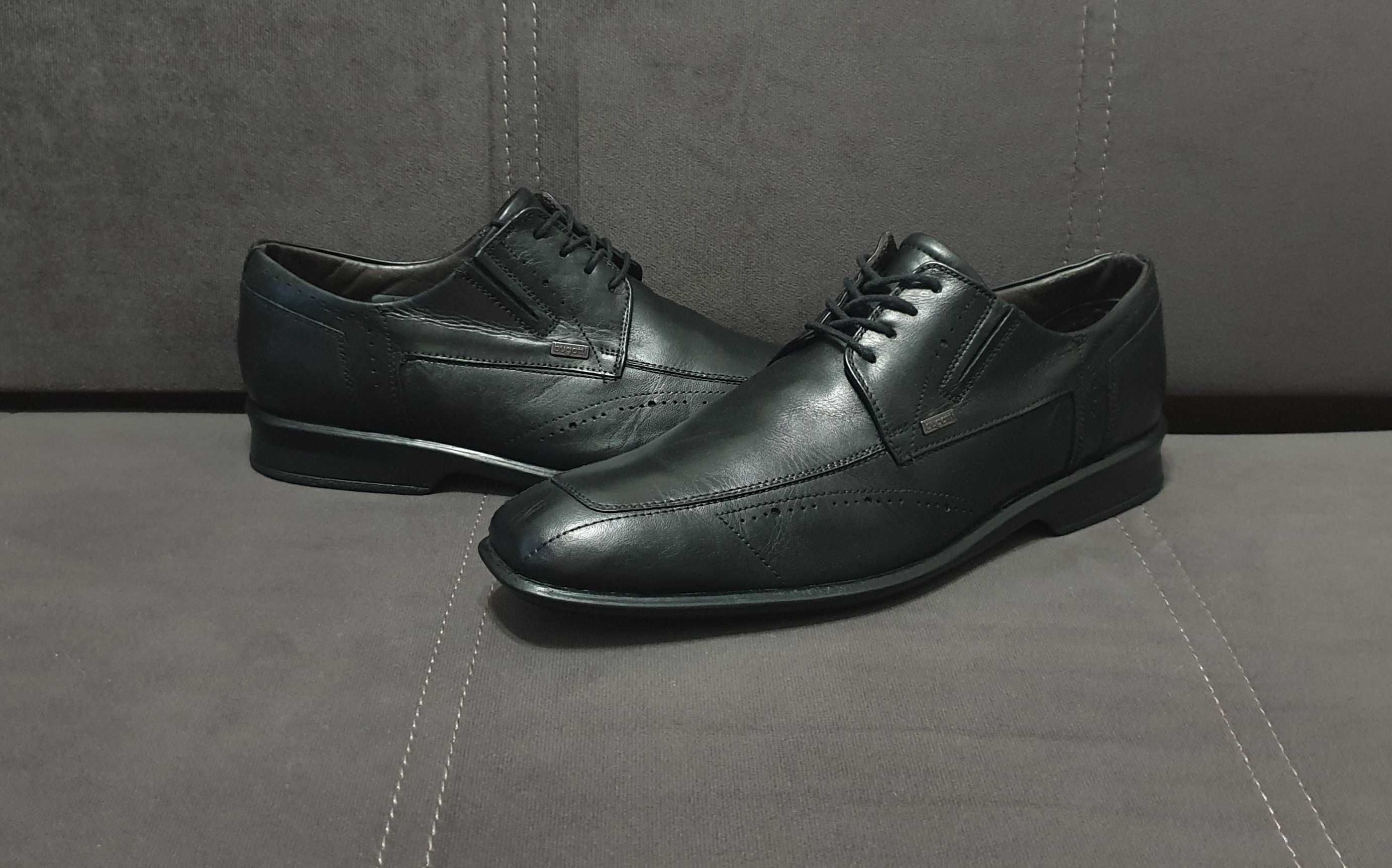 Мужские кожаные туфли от итальянского бренда BUGATTI