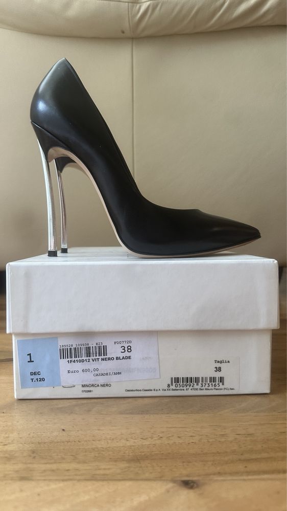 Czarne szpilki Casadei 38 do negocjajcji
