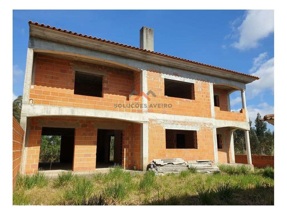 Moradia T5 em Mamodeiro!!