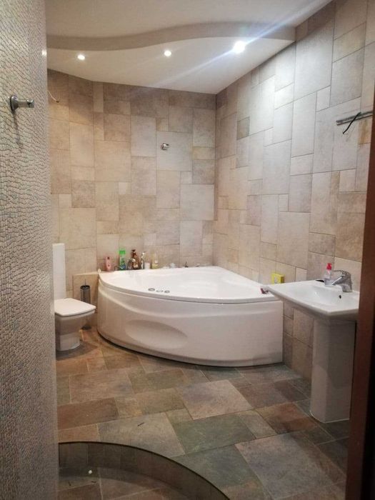 Продаж 2-к квартири 138,8 м2 Київ, вул.В. Васильківська 18  280000$