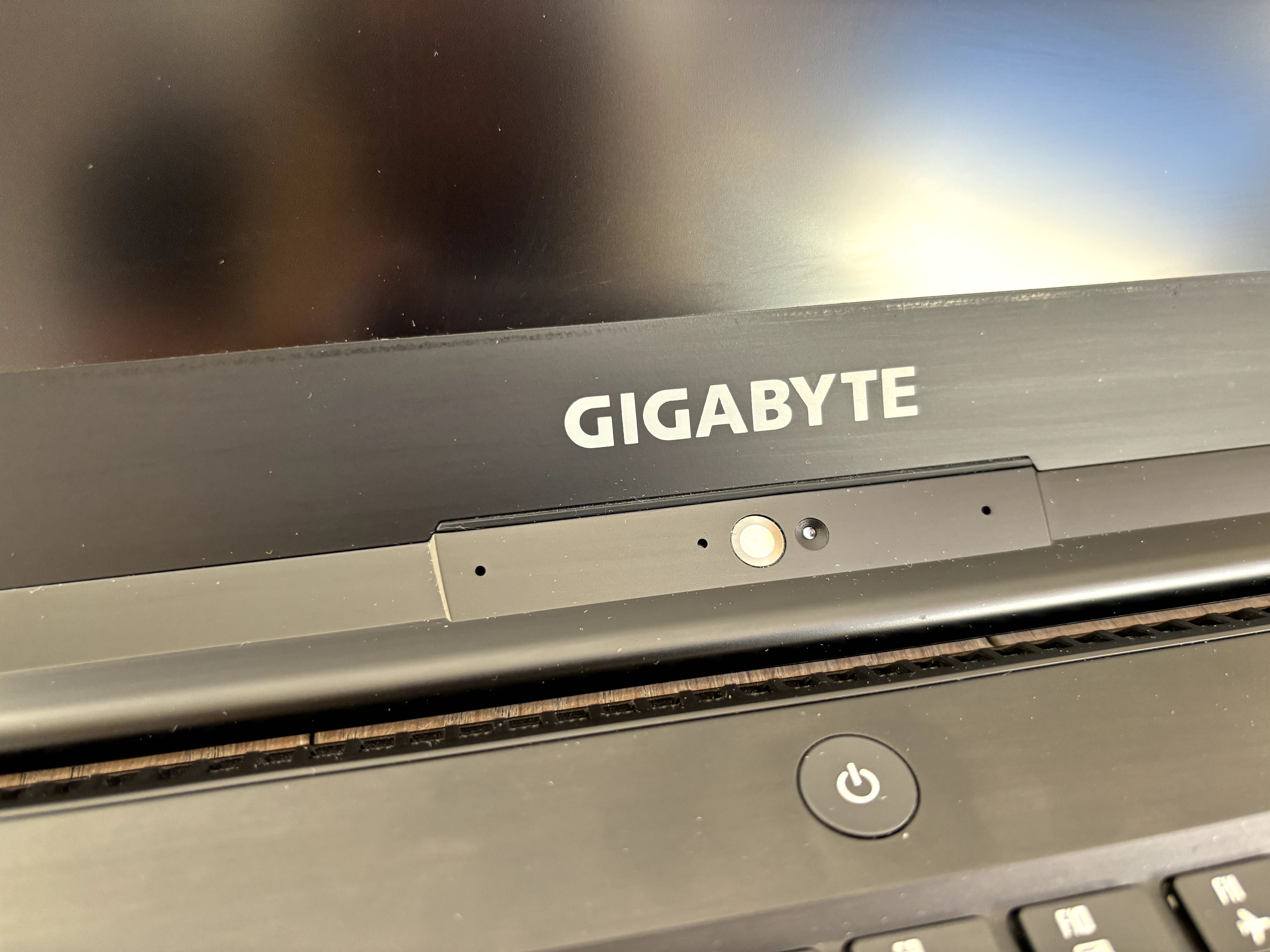 Laptop Gigabyte Aero 15 | i7-7700HQ | GeForce GTX 1060 |