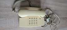 Stary telefon stacjonarny