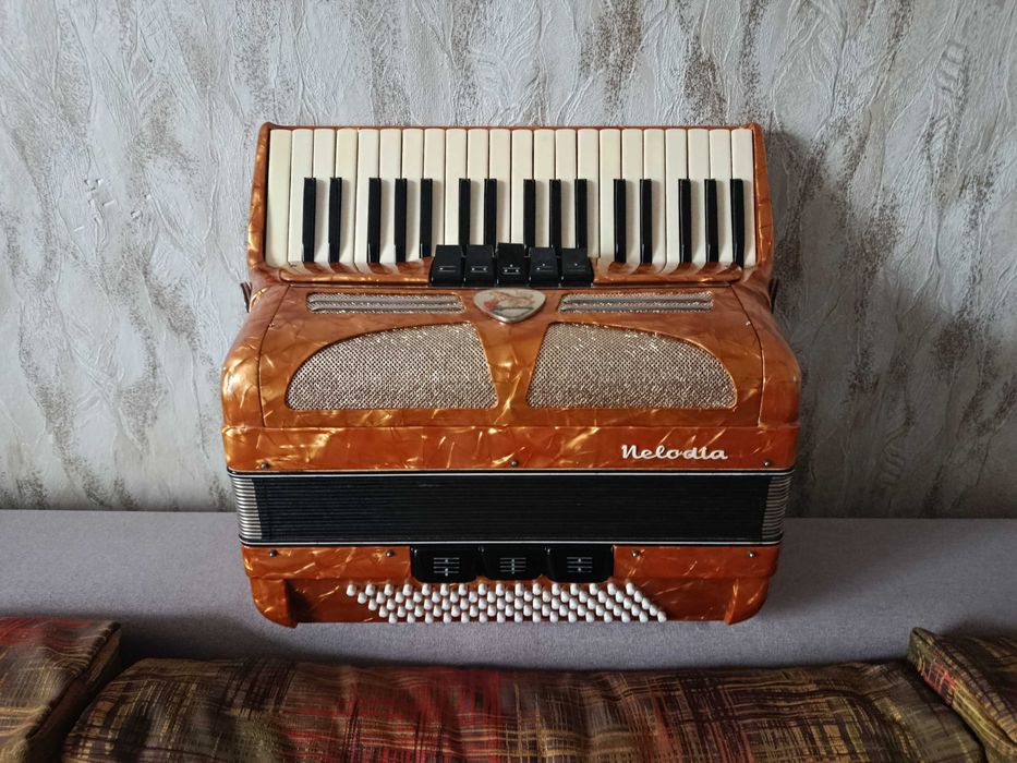 Акордеон 3/4 виробник Чехія