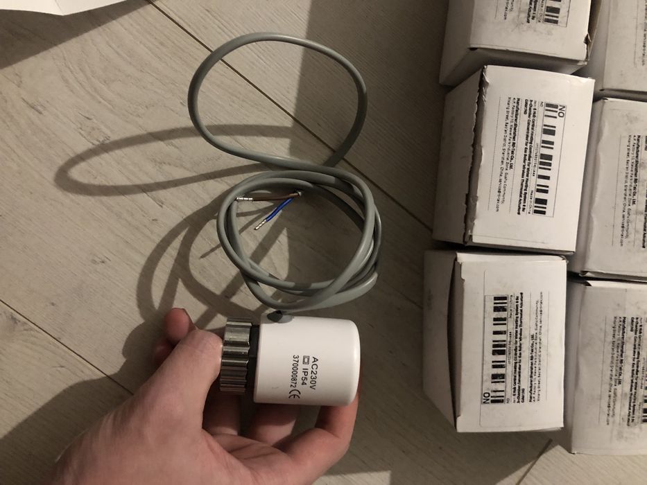 Електротермічні актуатори для теплої підлоги