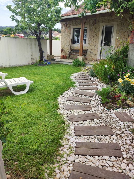 Casa no sopé da serra monte junto
