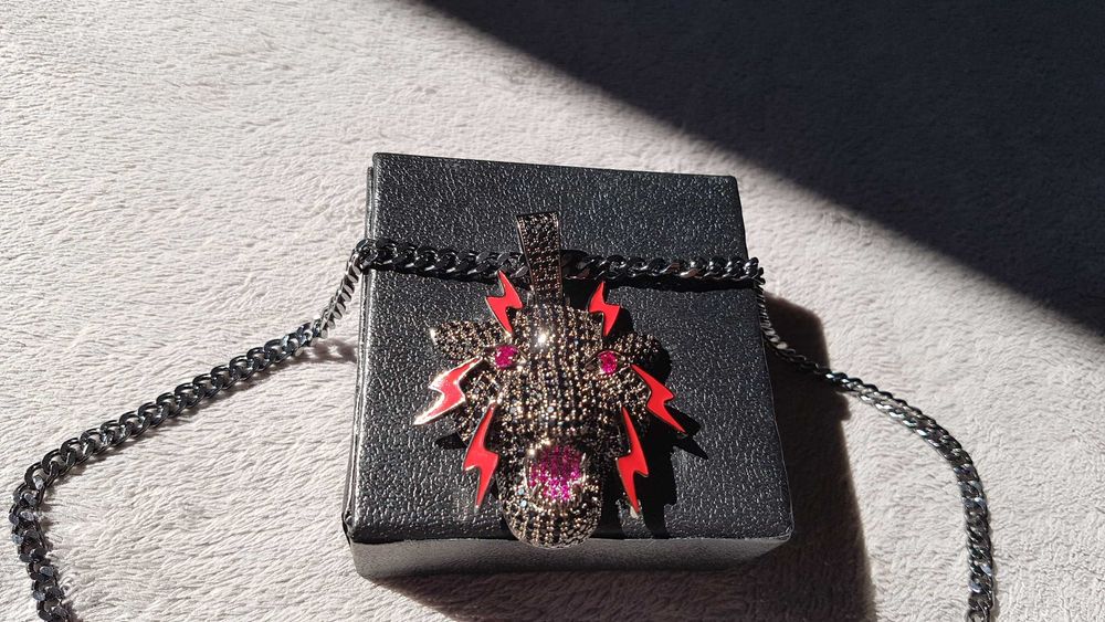 Wisiorek Black Leopard