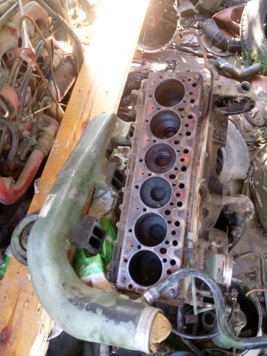 двигун Mercedes OM366 6.0 по запчастинах ГБЦ ТНВД корпус картер