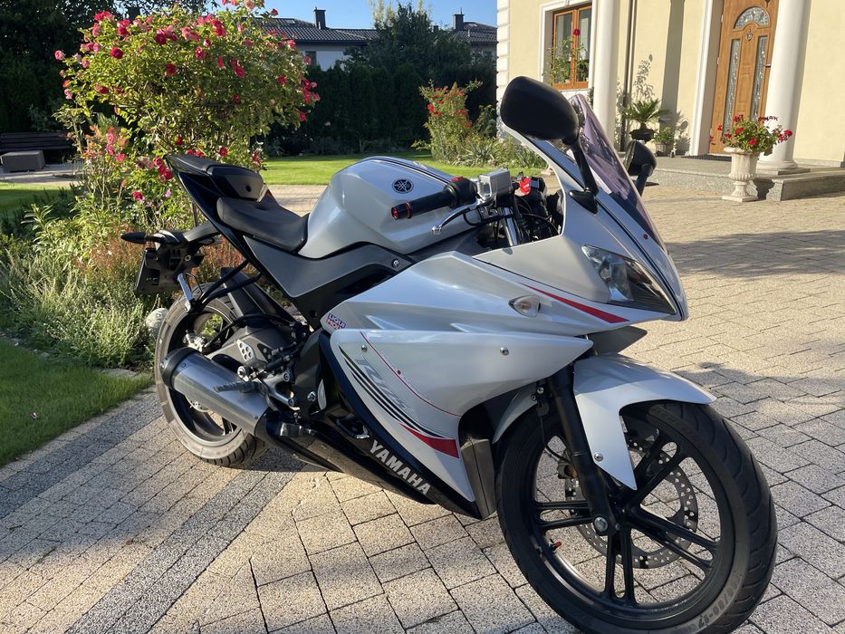 Yamaha YZF R-125 124,00 cm3 motocykl kat.B 2011