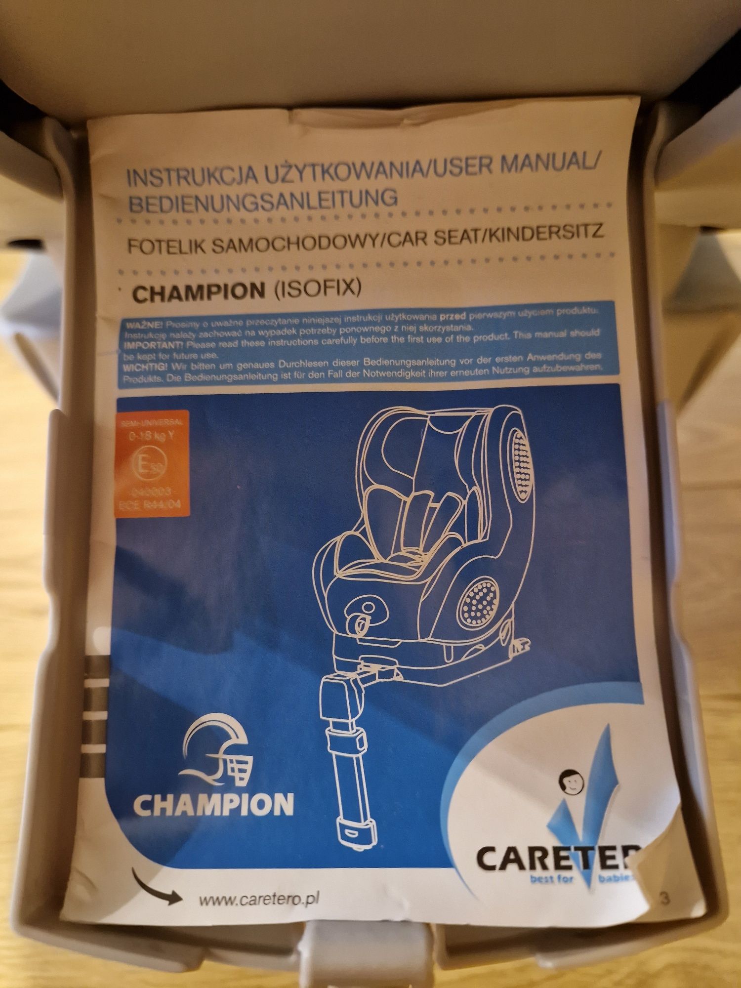 Caretero CHAMPION fotelik 0-18kg z bazą ISOFIX