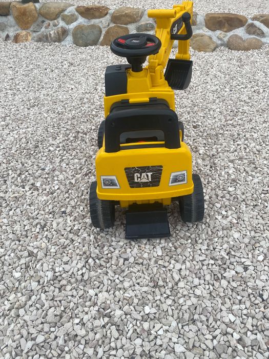 escavadeira de brinquedo