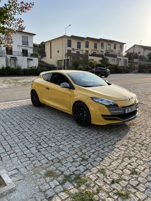 Vendo Megane RS.