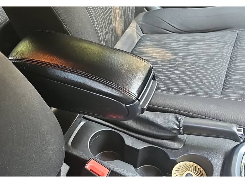 Opel Astra J Подлокотник в подстаканник (тип-2)