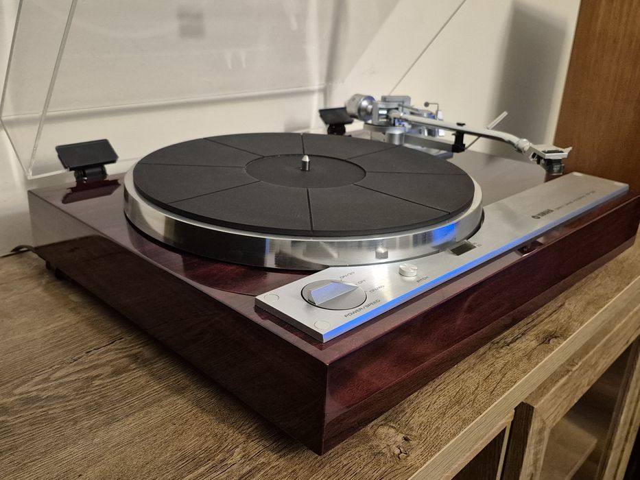 Gramofon vintage Yamaha YP-D51