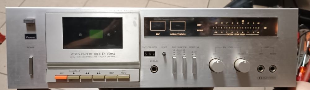 Zabytkowy Magnetofon Sansui