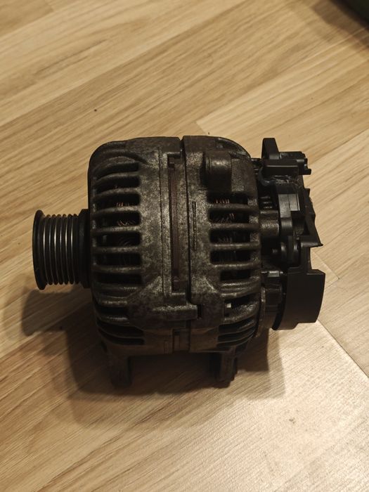 Генератор Renault Trafic Vivaro 8200692868 Оригінал
