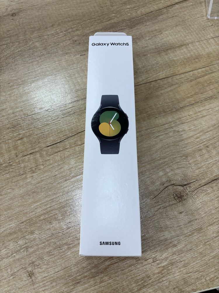 Samsung Galaxy Watch 5 40mm•Sapphire Crystal