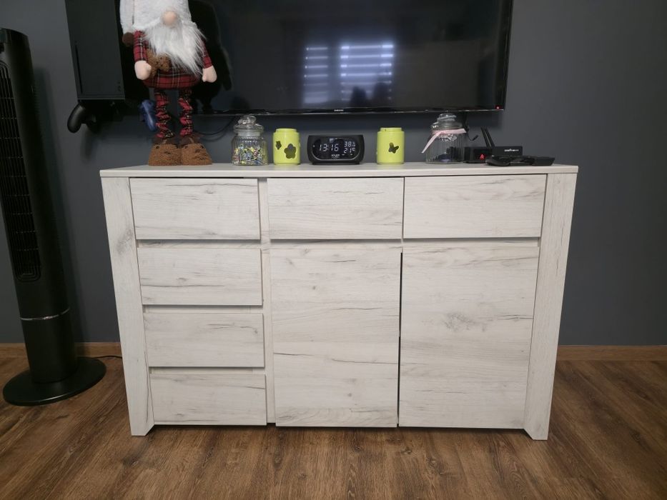 Meble młodzieżowe.