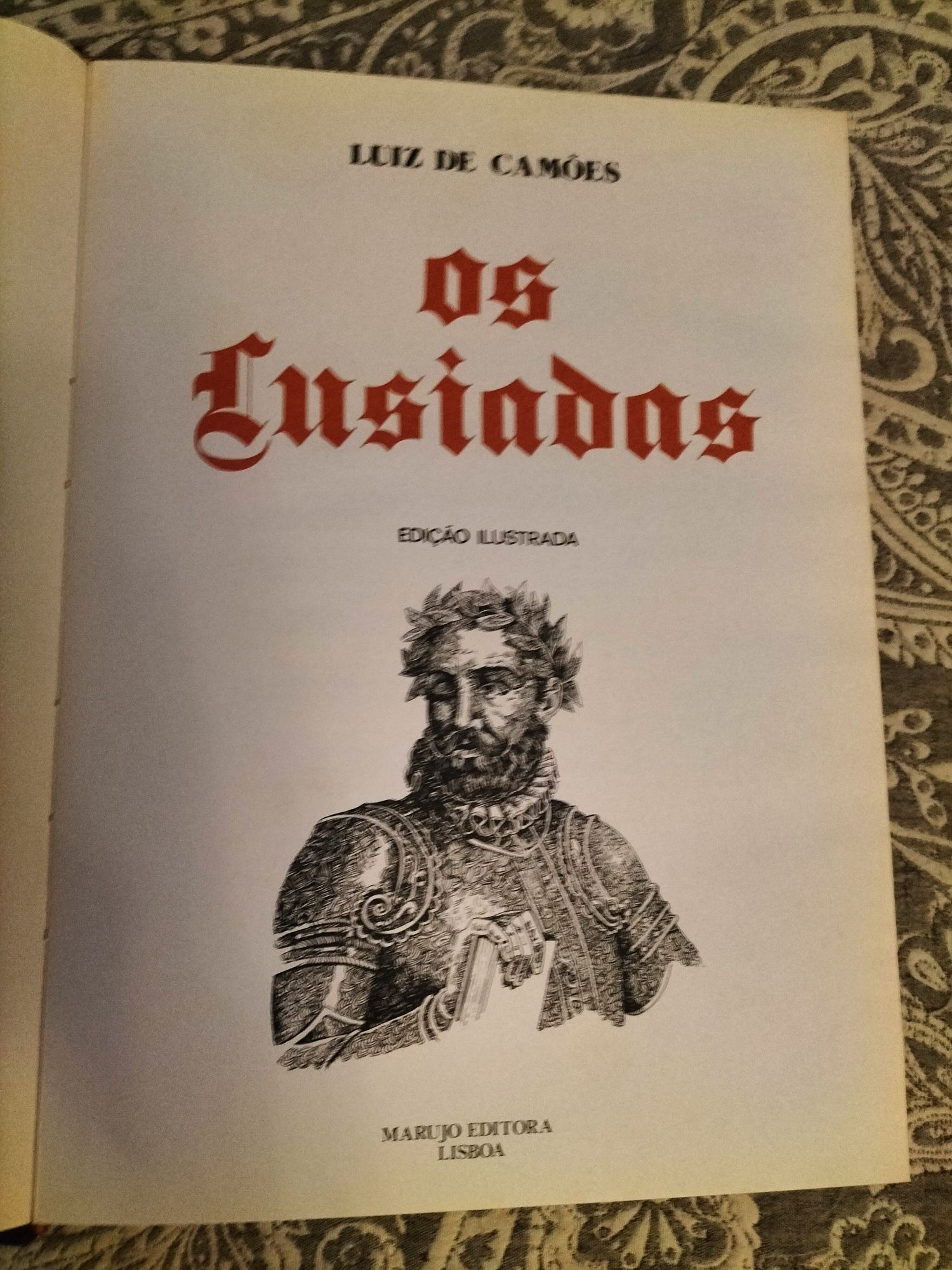 Exemplar com Ilustrações da obra Os Lusíadas de Luiz de Camões