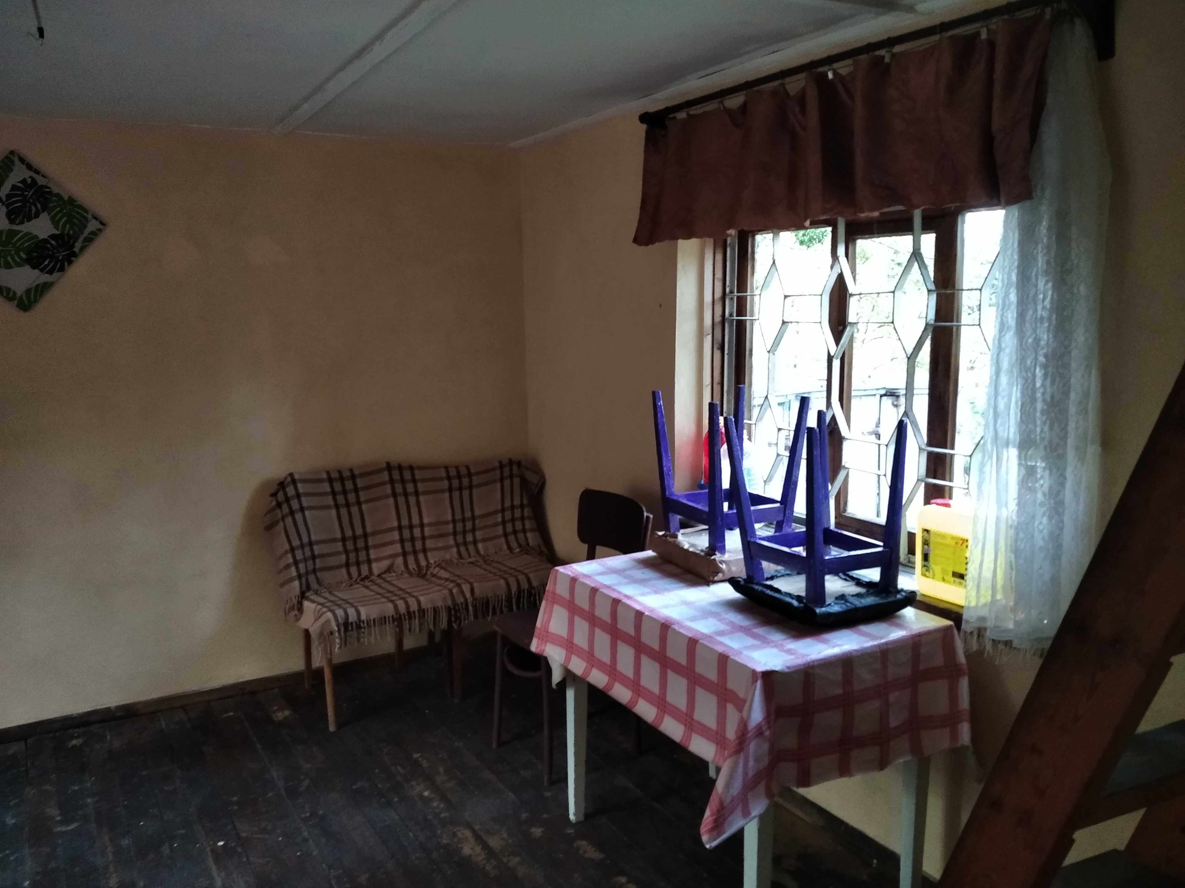 Дача біля заповідника.