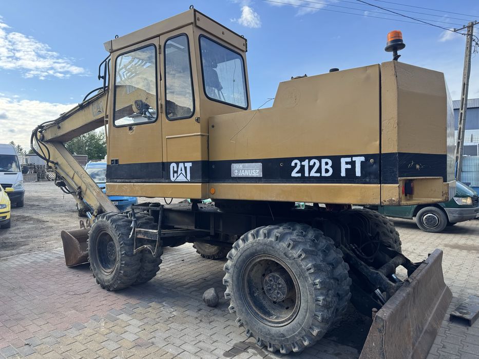 Koparka kołowa CAT 212BFT