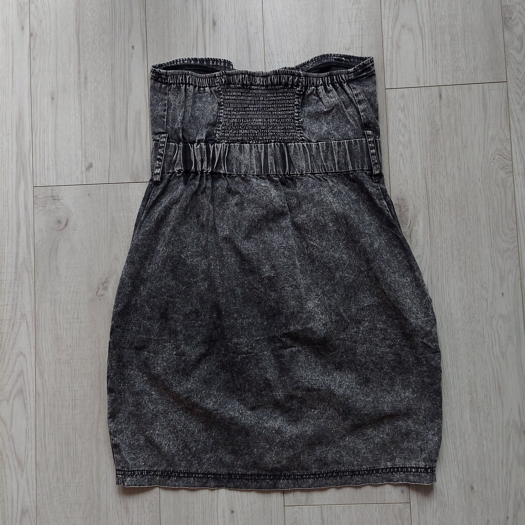 Sukienka z denimu bez ramiączek New Yorker Fishbone