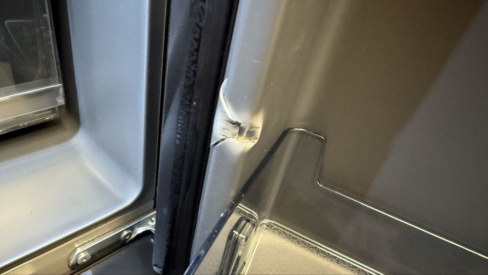 Lodowka side by side nowa lekko uszkodzona sprawna hisense RQ760N4IFE