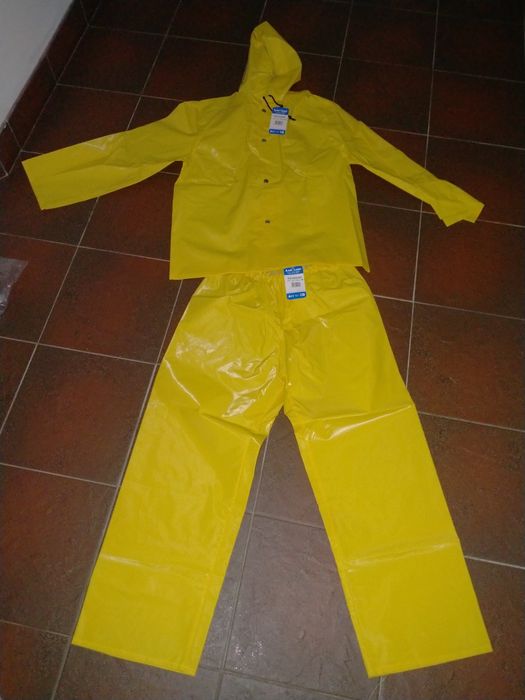 Продам Дощовик новий