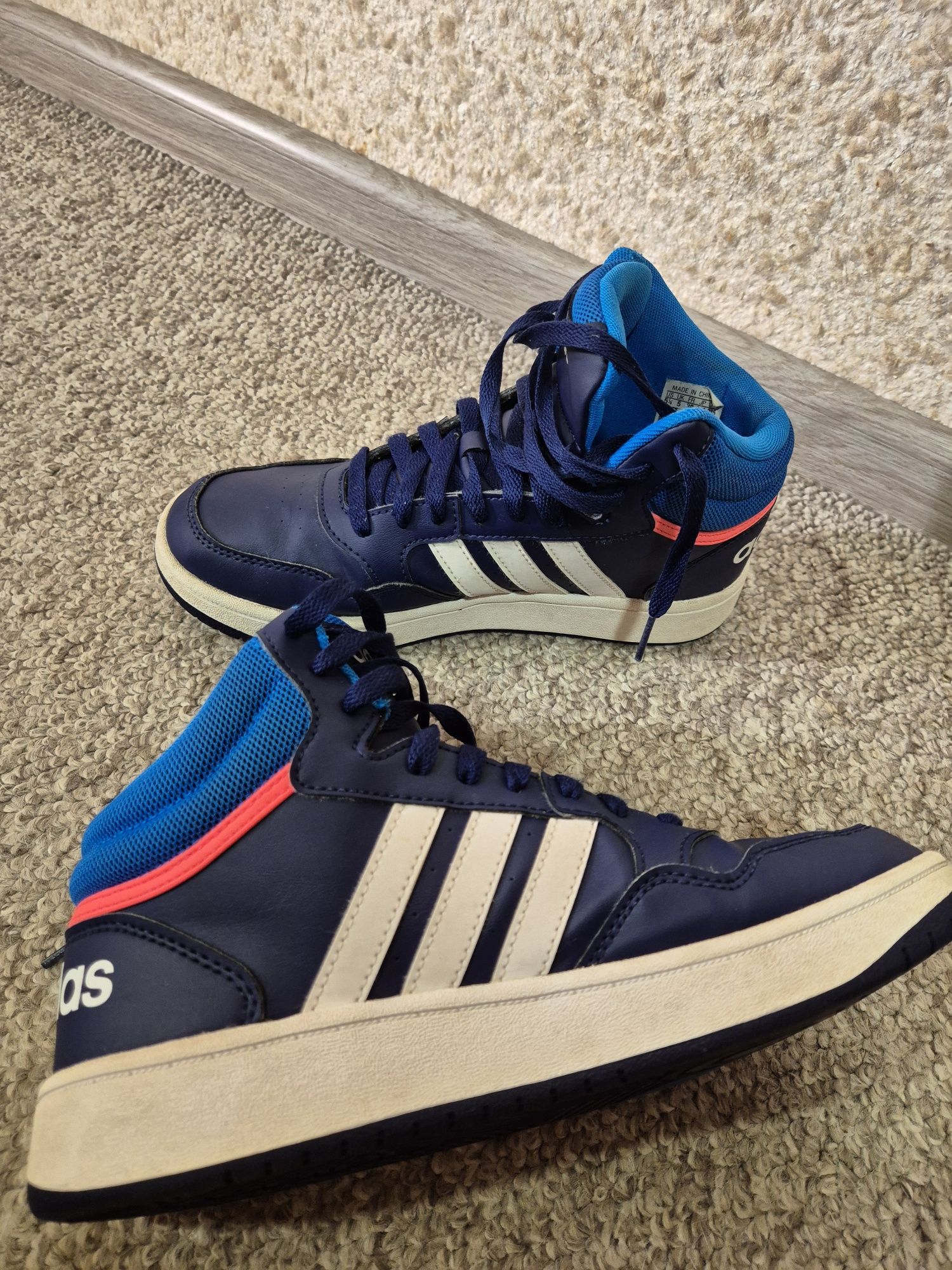 Кросівки на осінь оригінал adidas 38 розмір 24см