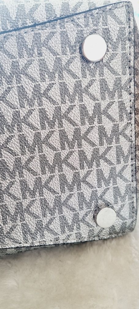Torebka Michael Kors srebrna monogram