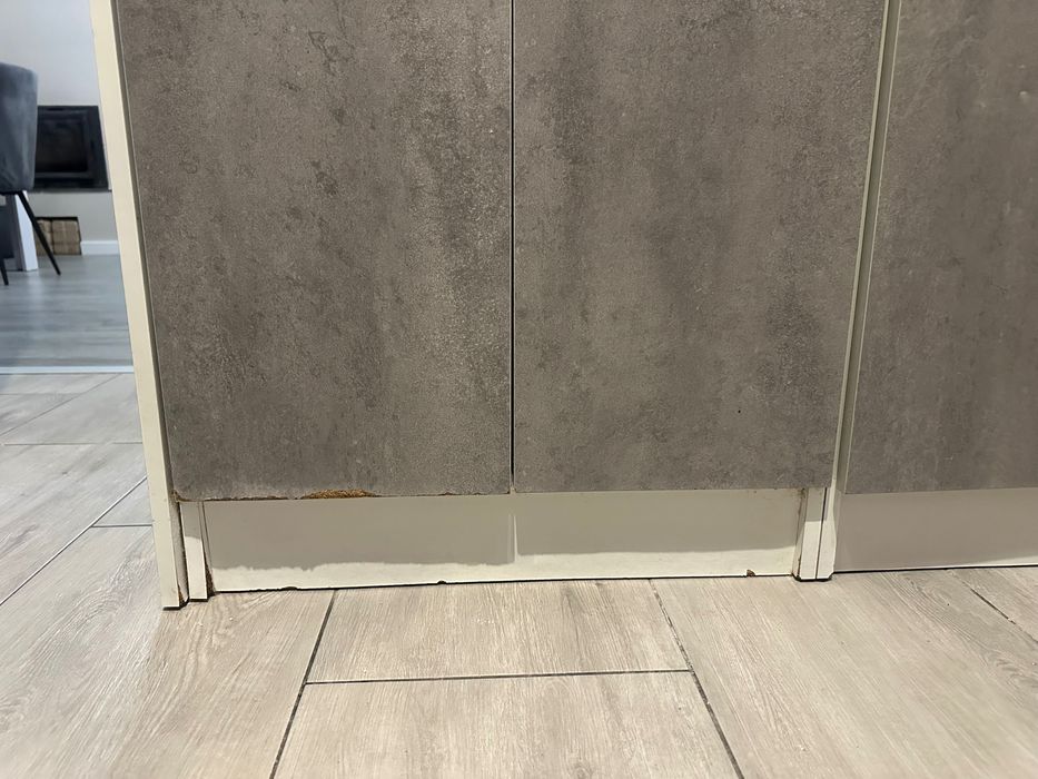 Meble kuchenne z blatem i zlewem franke