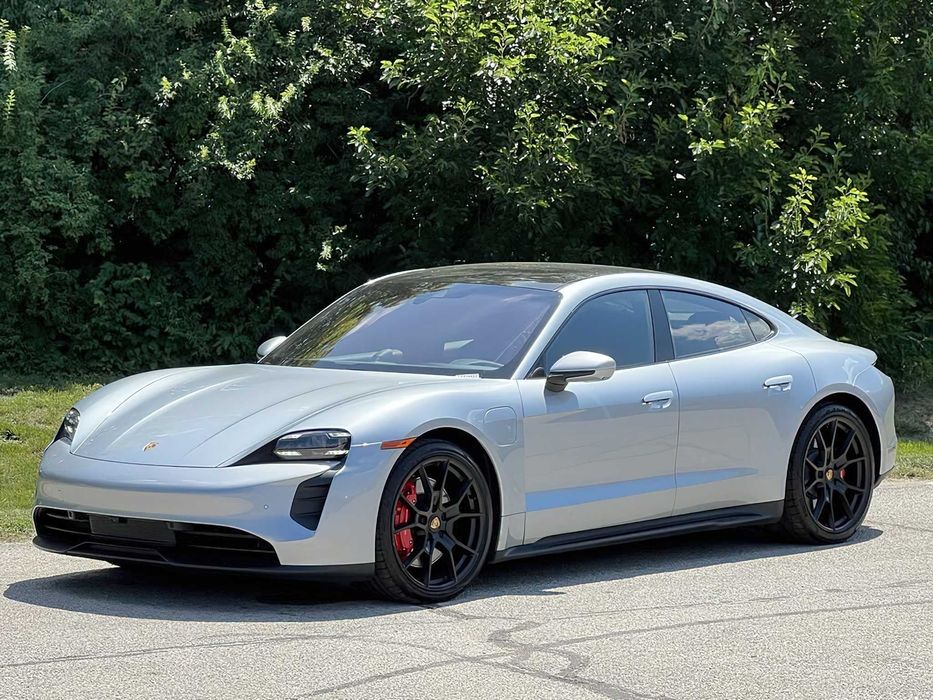 Porsche Taycan 4S      2022