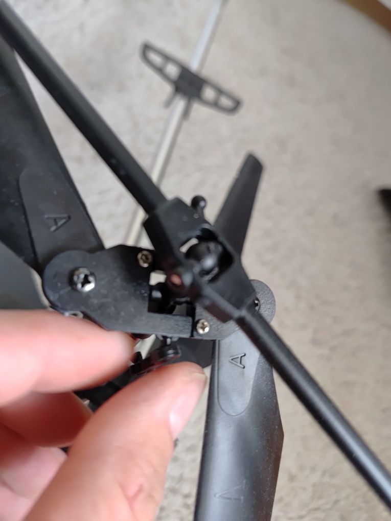Latajacy helikopter Zdalnie sterowany Lata jak dron
