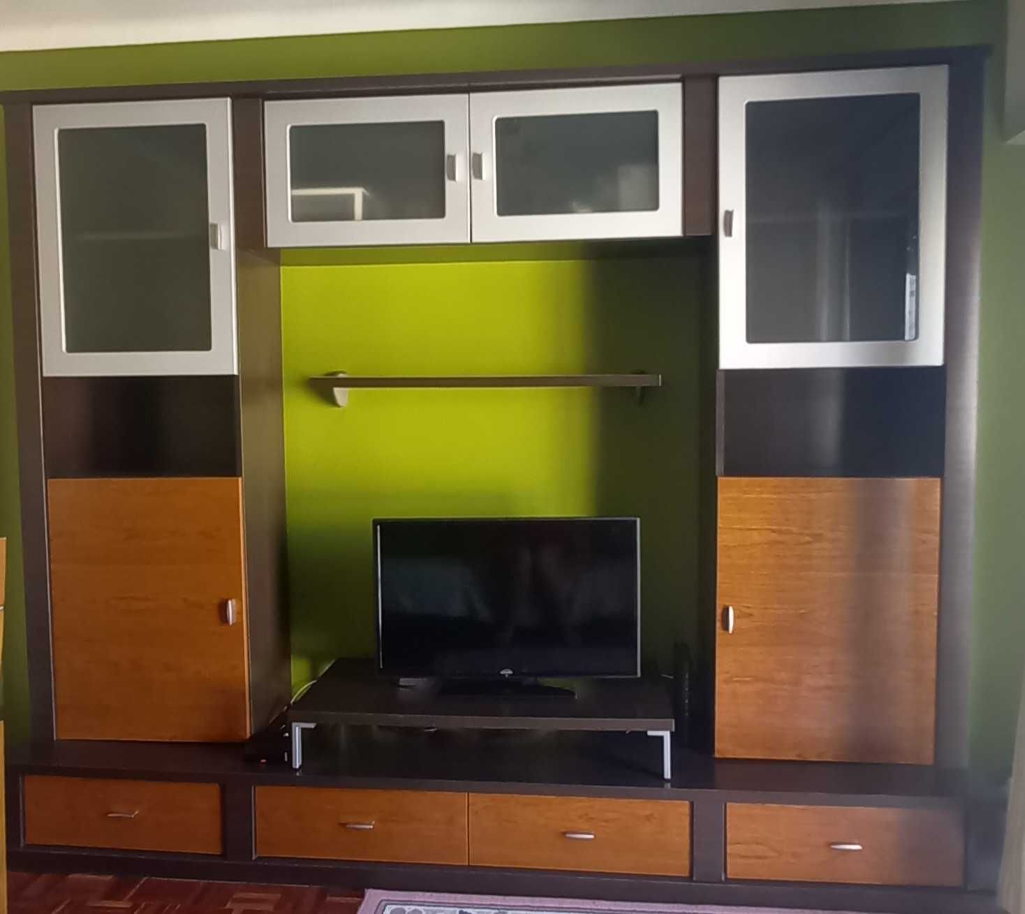 Conjunto de móvel de sala com mesa extensível e 4 cadeiras