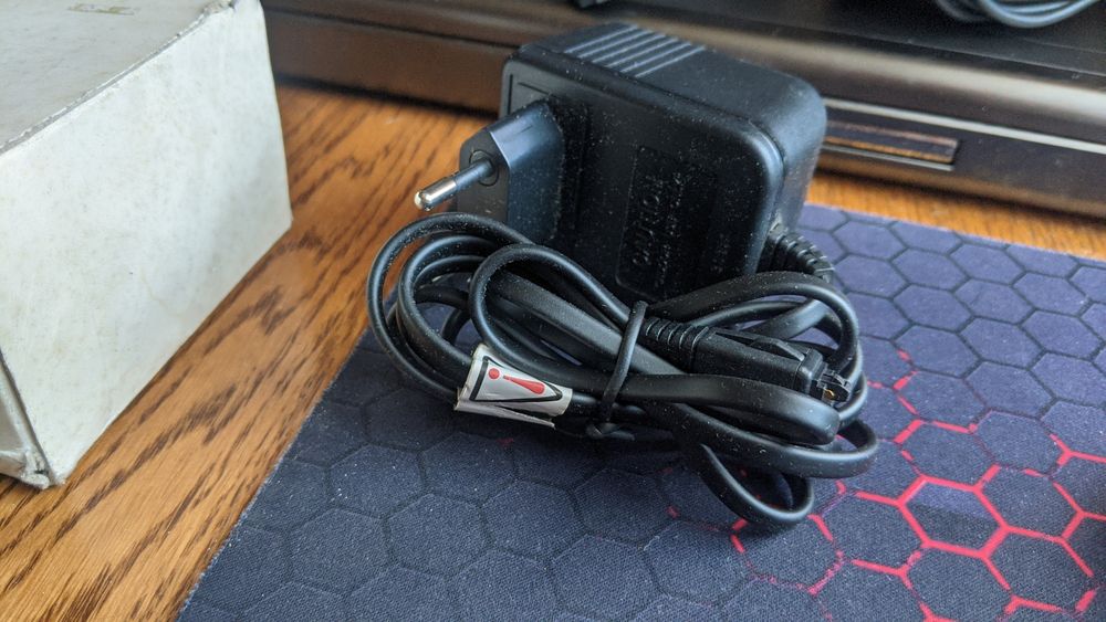 Stara ładowarka sieciowa do telefonu Philips Nieużywana