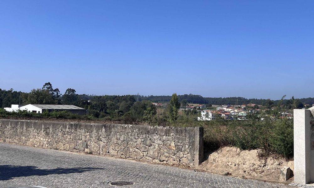 Grande terreno para construção habitacional em local excepcional