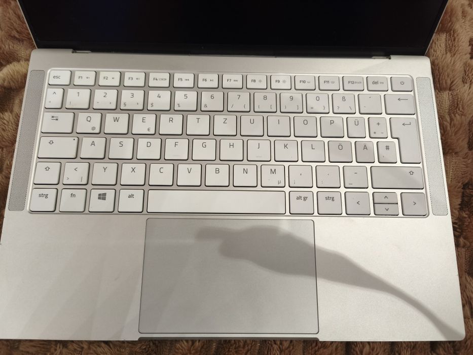 Ноутбук Razer Book13 rz09-03570GM1