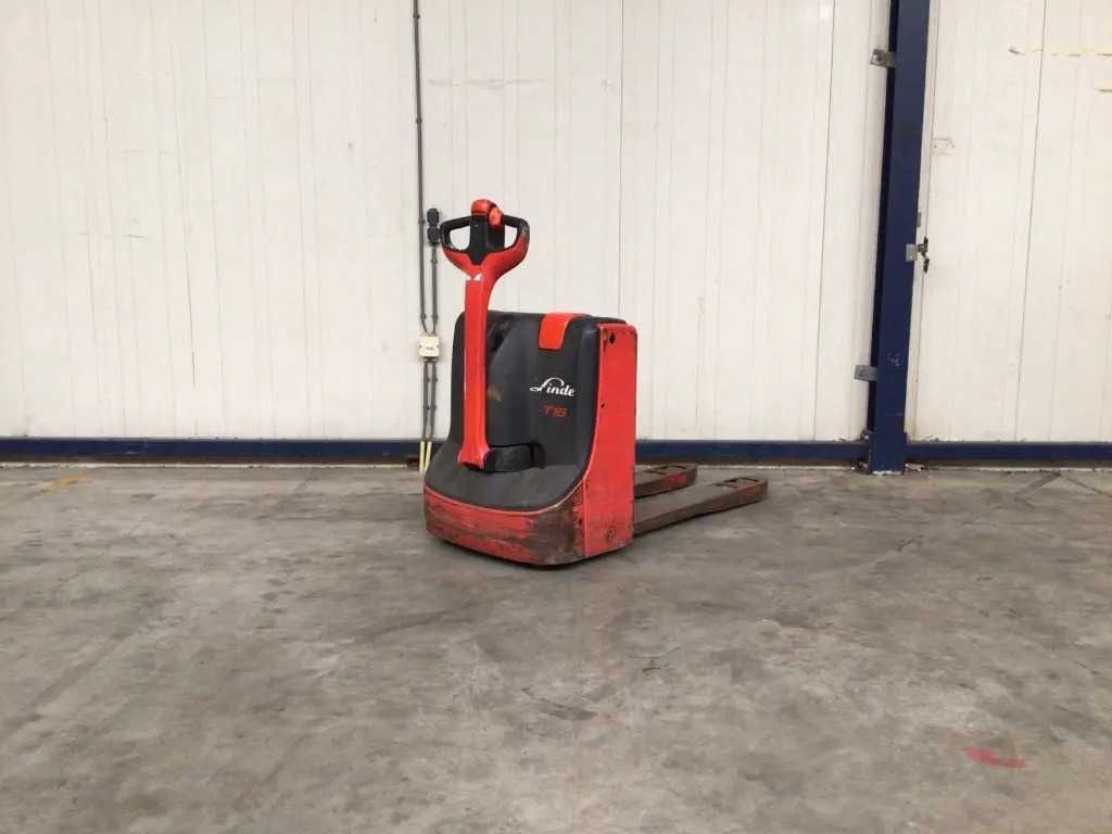 paleciak / wózek elektryczny paletowy Linde T18 + ładowarka - 2017