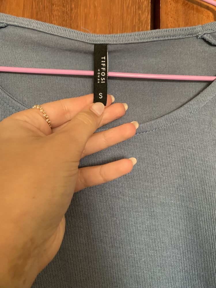 Camisola plissada azul bebé