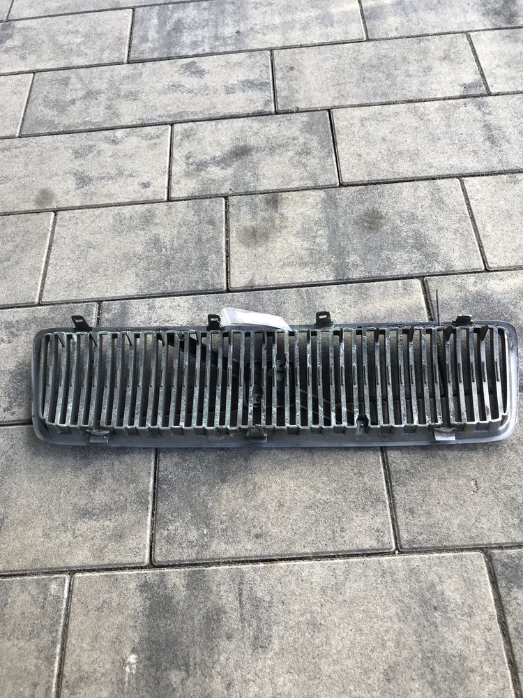 Volvo S80 I Atrapa Grill  Kratka