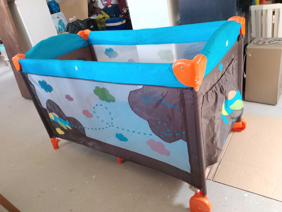 cama de viagem com colchão