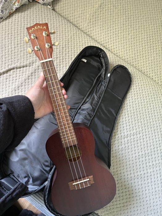 Ukulele Makala MK-C