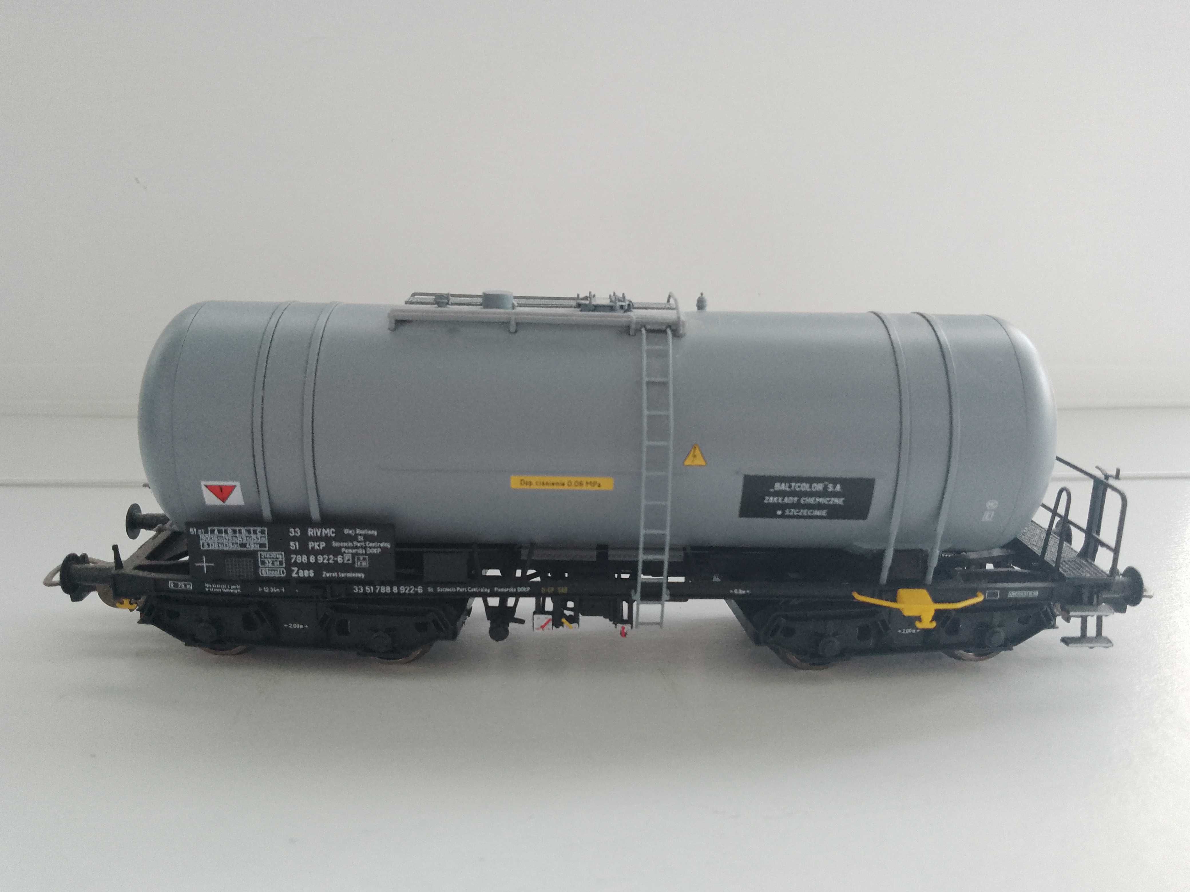wagon cysterna piko