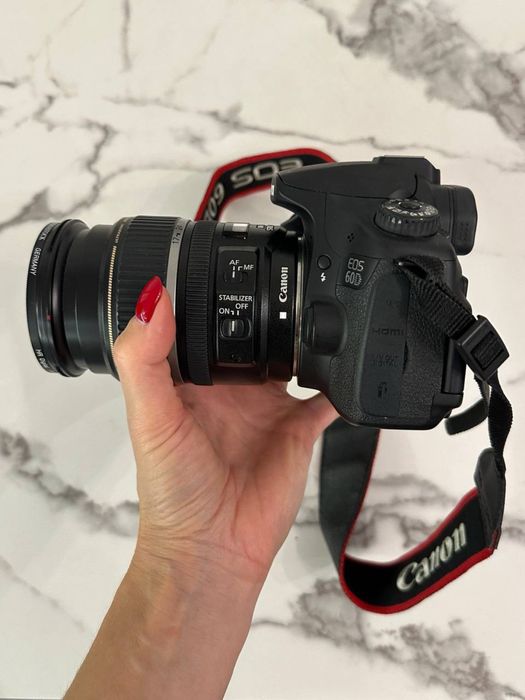 ПРОДАМ Canon eos 60D