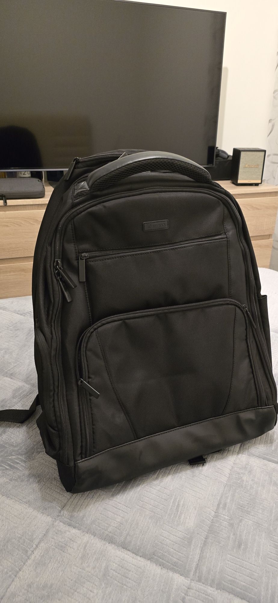 Mochila Targus TSB700 com Rodas para Laptop até 15,6" Preta