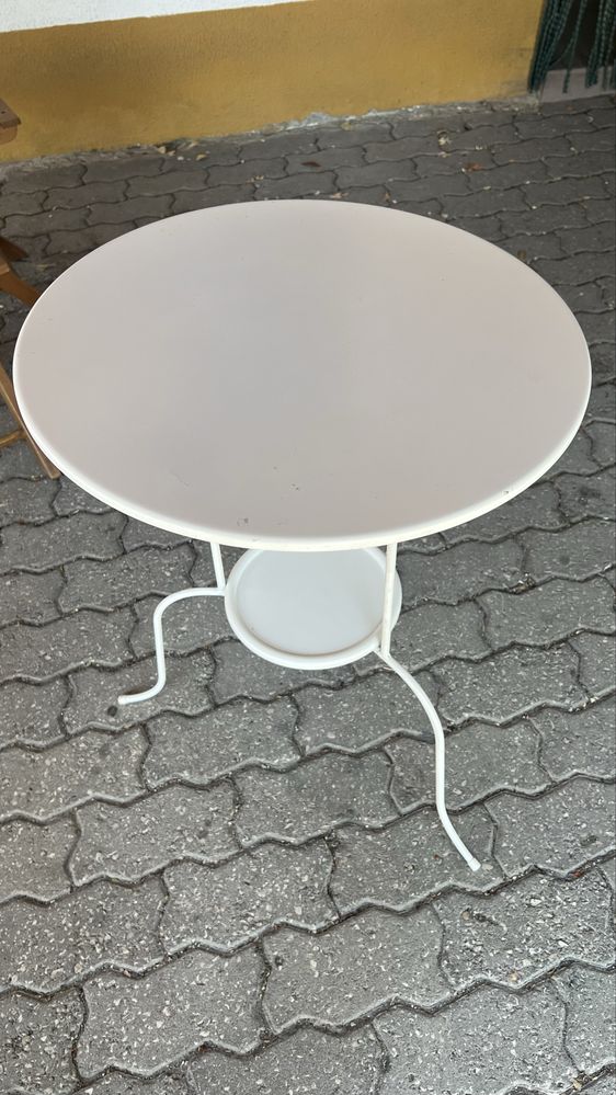 Mesa de ferro branca